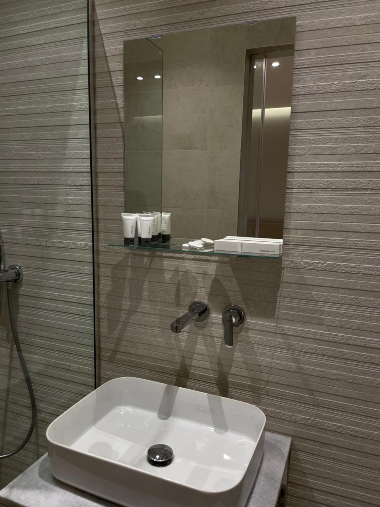 Amazon 8 Guesthouse Tirana Esterno foto